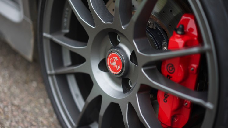 Op pad met de meest extreme '500' ooit, de Abarth 695 Biposto met 190 pk!