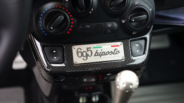 Op pad met de meest extreme '500' ooit, de Abarth 695 Biposto met 190 pk!