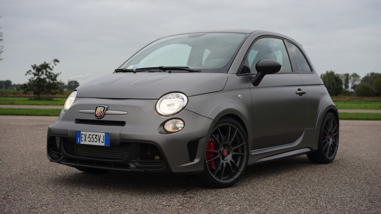 Op pad met de meest extreme '500' ooit, de Abarth 695 Biposto met 190 pk!