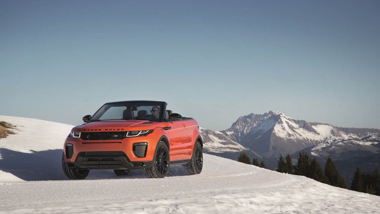 De Range Rover Evoque Convertible is nu als productiemodel gepresenteerd en komt vanaf het voorjaar 2016 naar Nederland in de verkoop.