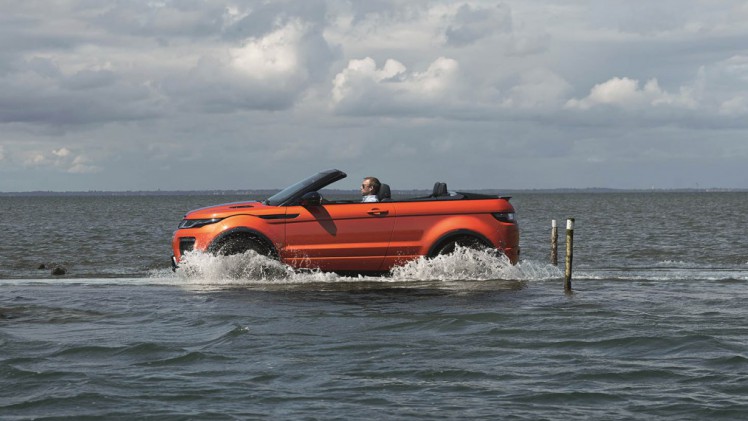 De Range Rover Evoque Convertible is nu als productiemodel gepresenteerd en komt vanaf het voorjaar 2016 naar Nederland in de verkoop.