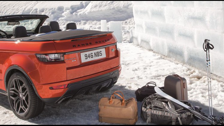 De Range Rover Evoque Convertible is nu als productiemodel gepresenteerd en komt vanaf het voorjaar 2016 naar Nederland in de verkoop.