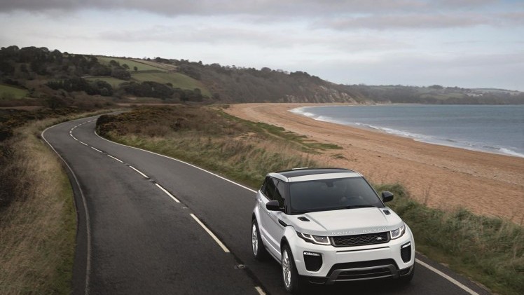 De Range Rover Evoque heeft een subtiele facelift gehad. De highlights? Een nieuw infotainmentsysteem en nieuwe dieselmotoren. Hij komt er zelfs als 20% bijteller.
