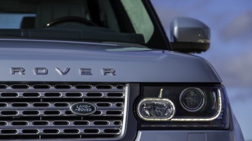 Test van Range Rover Hybrid. Een elektrisch bereik van 1,6 km en een elektrische top van 48 km/u. Wat is de meerwaarde eigenlijk van de Range Rover Hybrid buiten de milieuverantwoorde Hybrid-badges?