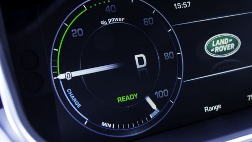 Test van Range Rover Hybrid. Een elektrisch bereik van 1,6 km en een elektrische top van 48 km/u. Wat is de meerwaarde eigenlijk van de Range Rover Hybrid buiten de milieuverantwoorde Hybrid-badges?