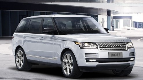 De Range Rover Long Wheelbase (LWB) kan behalve als TDV6, SDV8 en V8 Supercharged voortaan ook als Hybrid worden besteld.