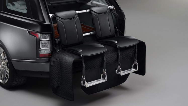 Land Rover introduceert voor modeljaar 2016 de nieuwe Range Rover SVAutobiography met extra luxe uitrusting, speciale details en de mogelijkheid om de 5.0 Supercharged 550 pk te bestellen.