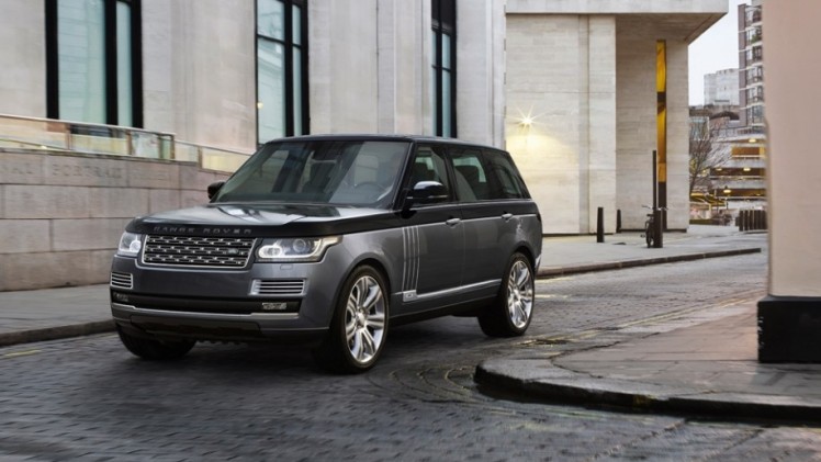 Land Rover introduceert voor modeljaar 2016 de nieuwe Range Rover SVAutobiography met extra luxe uitrusting, speciale details en de mogelijkheid om de 5.0 Supercharged 550 pk te bestellen.