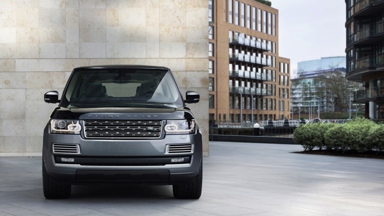 Land Rover introduceert voor modeljaar 2016 de nieuwe Range Rover SVAutobiography met extra luxe uitrusting, speciale details en de mogelijkheid om de 5.0 Supercharged 550 pk te bestellen.