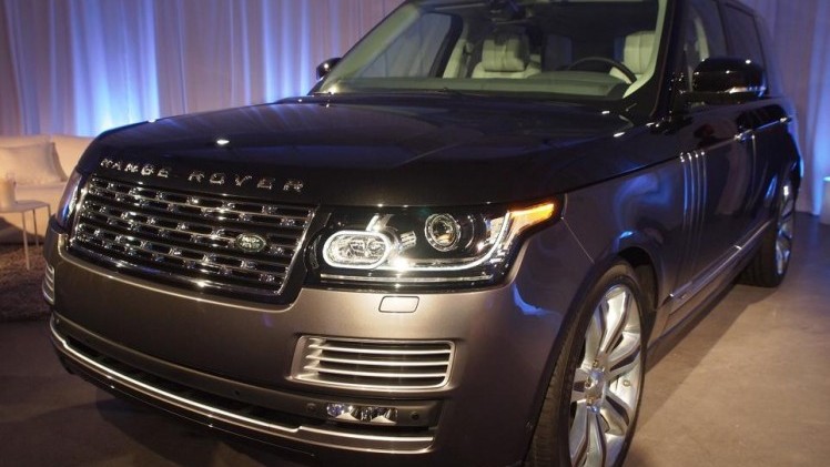 Land Rover introduceert voor modeljaar 2016 de nieuwe Range Rover SVAutobiography met extra luxe uitrusting, speciale details en de mogelijkheid om de 5.0 Supercharged 550 pk te bestellen.