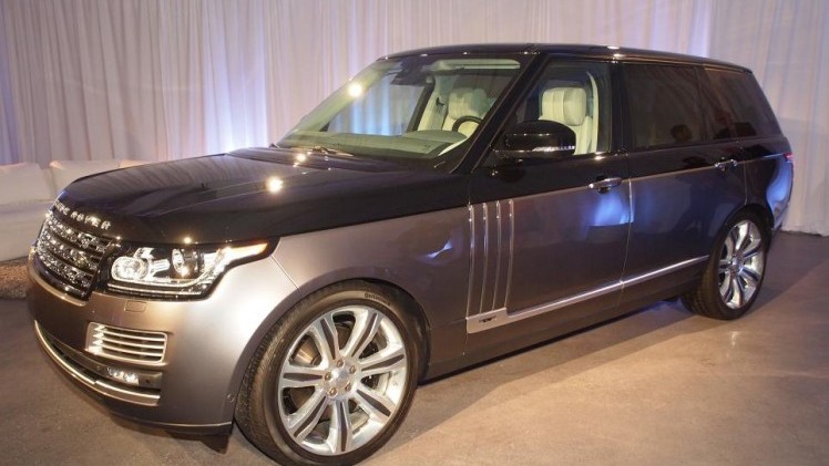 Land Rover introduceert voor modeljaar 2016 de nieuwe Range Rover SVAutobiography met extra luxe uitrusting, speciale details en de mogelijkheid om de 5.0 Supercharged 550 pk te bestellen.