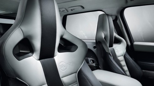 Range Rover Sport SVR digitaal onthuld. Het debuut van de sportieve Land Rover vindt plaats op Pebble Beach 2014.