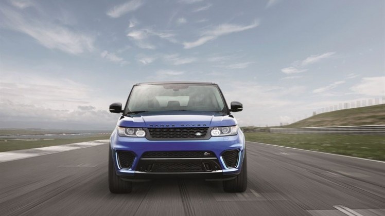 De snelste Range Rover van dit moment is de Range Rover Sport SVR met 550 pk uit een 5.0 liter V8 Supercharged. Hij is in Nederland voor prijzen vanaf 192.400 euro.