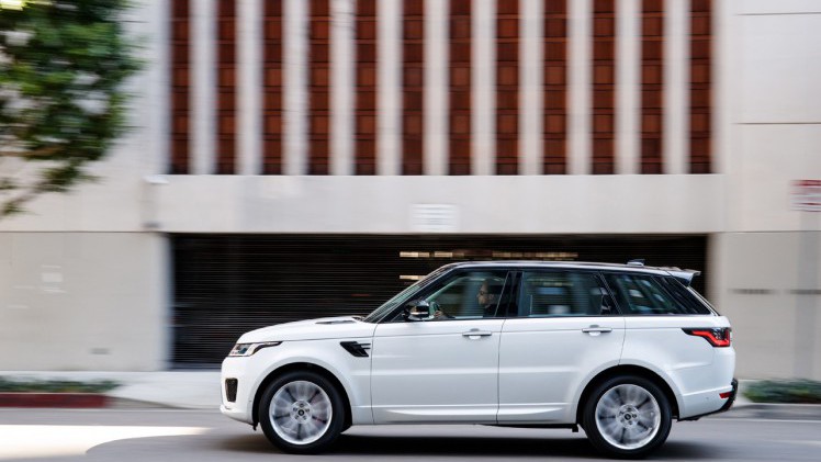 Range Rover vervangt in de Sport de 2 liter diesel voor een V6 3 liter met lager vermogen.