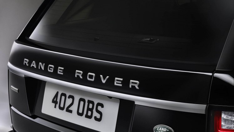 Twee handgranaten, vijftien kg tnt en een regen aan 7.62mm kogels stoppen deze Range Rover niet. Maak kennis met de Range Rover Sentinel.