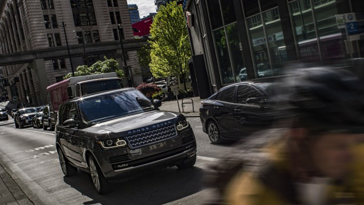 Topfotograaf Michael Christopher Brown trok met een Range Rover door het Amerika en legde de fraaiste landschappen vast.