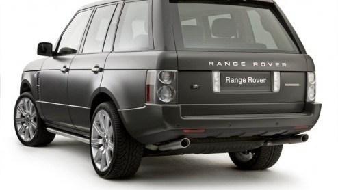 Op de Miljonair Fair die deze week aanvangt zijn al diverse merken vertegenwoordigd met bijzondere modellen. Land Rover mag uiteraard niet ontbreken, dus schudden Land Rover en Piet Boon de handen en