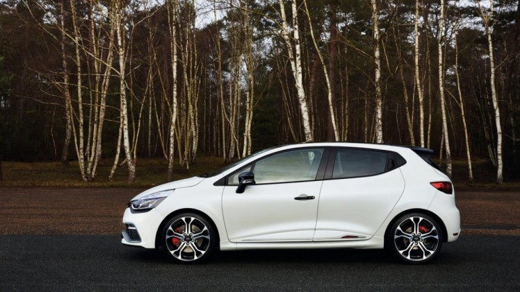 Renault Clio RS 220 Trophy EDC is sneller en krachtiger dan de standaard Clio RS