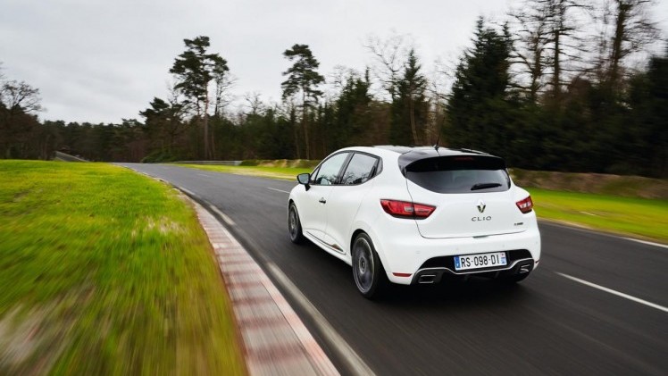 Renault Clio RS 220 Trophy EDC is sneller en krachtiger dan de standaard Clio RS