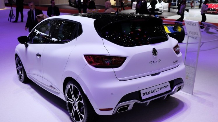Renault Clio RS 220 Trophy EDC is sneller en krachtiger dan de standaard Clio RS