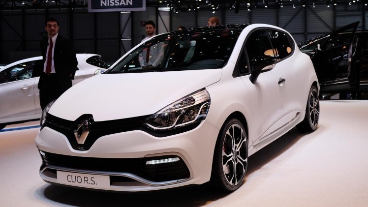 Renault Clio RS 220 Trophy EDC is sneller en krachtiger dan de standaard Clio RS