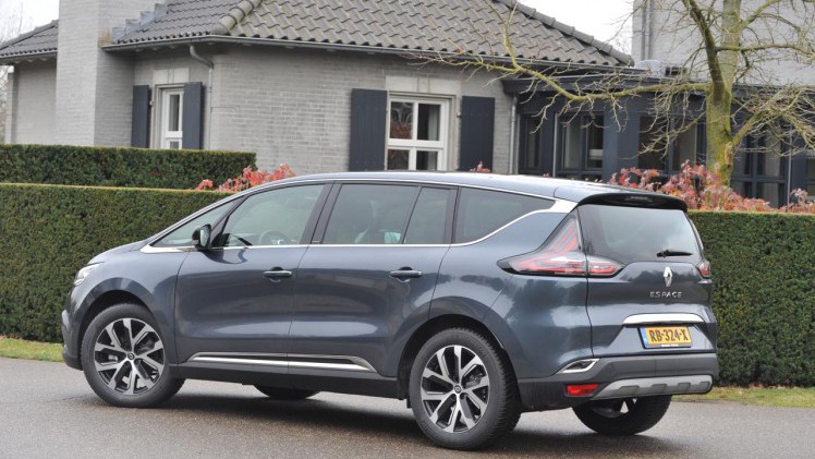 Renault legt een grotere benzinemotor in de Espace. Tijd voor een nieuwe kennismaking.