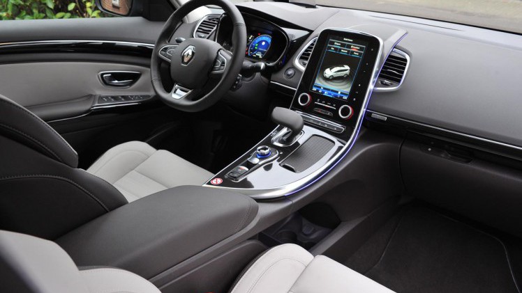 Renault legt een grotere benzinemotor in de Espace. Tijd voor een nieuwe kennismaking.