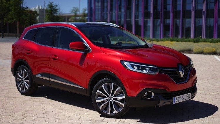 Renault zet in op crossovers. Na de Captur en de Espace is er nu de Kadjar. Gebaseerd op het platform van de Nissan Qashqai moet dit model weer nieuwe kopers naar Renault trekken. Rijtest!
