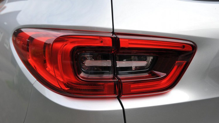 Renault biedt in de Kadjar sinds kort ook een 1,6 liter turbomotor die aanzienlijk pittiger is en vooral voordelen oplevert voor caravangebruikers.
