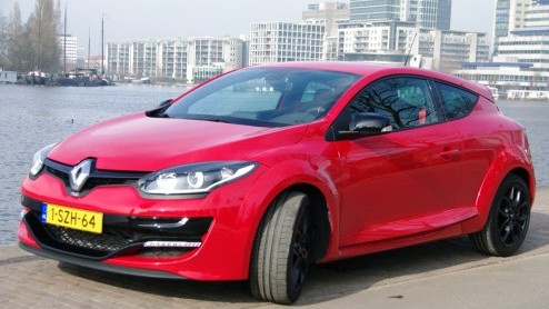 Test Renault Mgane R.S. facelift 2014: Snel, heel snel en toch lief voor de inzittende. Dt is de Renault Mgane R.S.