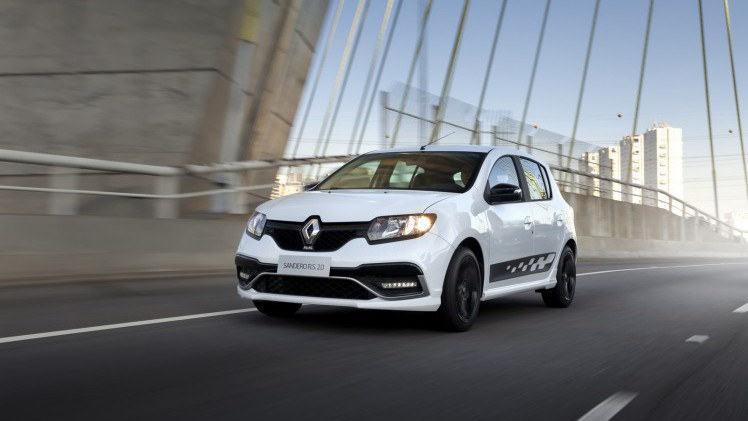 Renault introduceert Sandero RS in Latijns Amerika. De auto is gebaseerd op de Dacia maar komt dan met sportieve genen voor de dag.