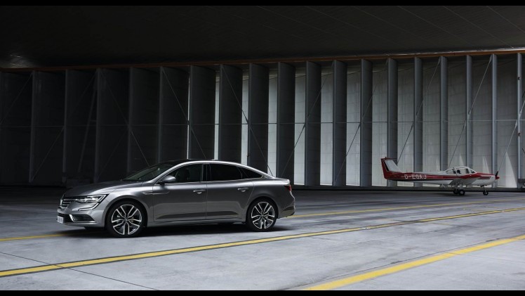 De Renault Laguna en Safrane hebben een opvolger in de vorm van de Talisman, de vierdeurs sedan van Renault die begin 2016 op de markt komt.