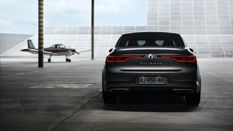 De Renault Laguna en Safrane hebben een opvolger in de vorm van de Talisman, de vierdeurs sedan van Renault die begin 2016 op de markt komt.