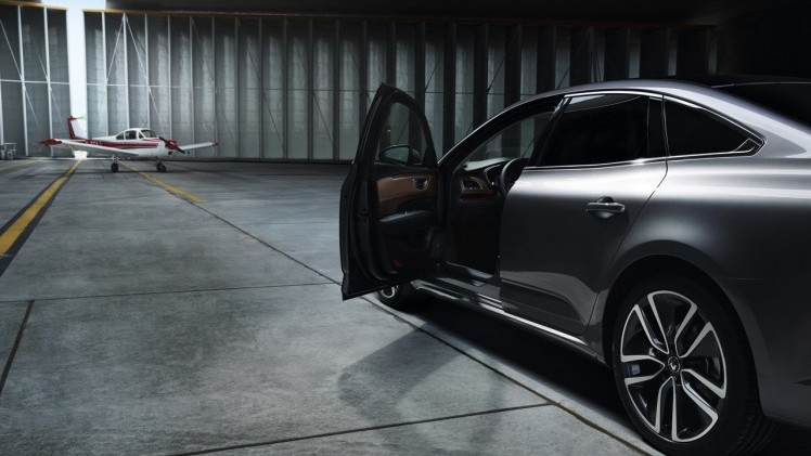 De Renault Laguna en Safrane hebben een opvolger in de vorm van de Talisman, de vierdeurs sedan van Renault die begin 2016 op de markt komt.