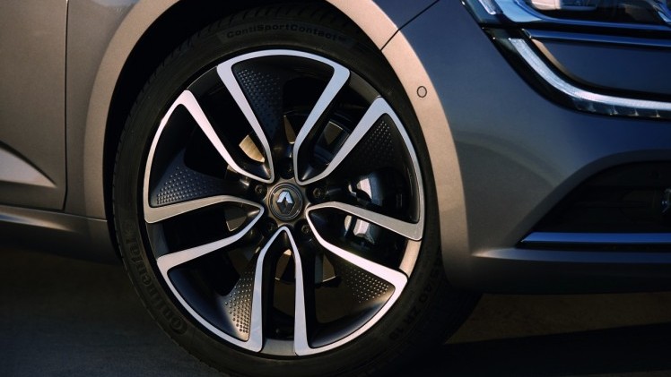 De Renault Laguna en Safrane hebben een opvolger in de vorm van de Talisman, de vierdeurs sedan van Renault die begin 2016 op de markt komt.