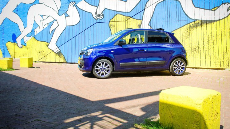 Renault introduceert Serie Signature modellen. De Renault Twingo VIVA bijt spits af, gevolgd door de Captur Barista.