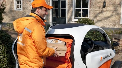 Elektrische Renault Twizy Cargo als bezorgauto door het land met Thuisbezorgd.nl