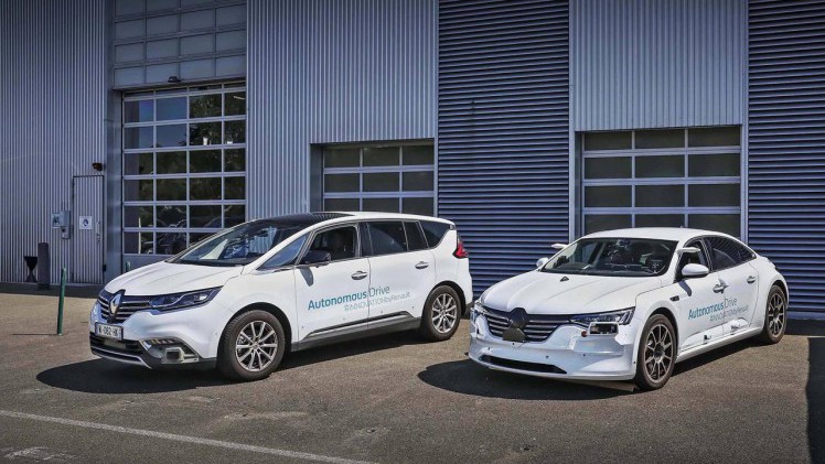 Renault experimenteert met nieuwe elektrische aandrijftechnieken en autonoom rijden in de Espace en Talisman.