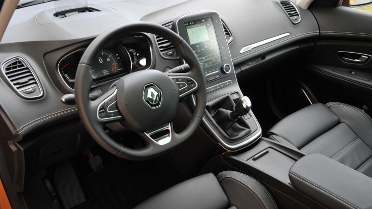 AutoVandaag doet een autotest met de Renault Scnic TCe 130.