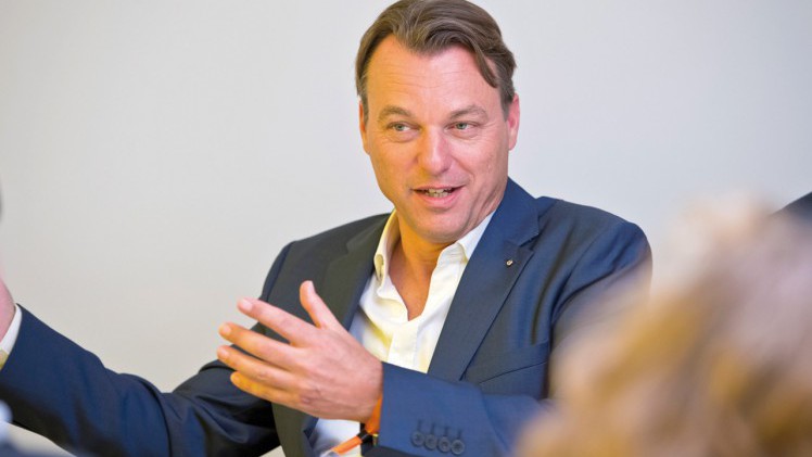 Laurens van den Acker heeft samen met zijn medewerkers niet alleen een nieuwe conceptstudie gemaakt, maar heeft ook een huis laten bouwen voor de Symbioz.