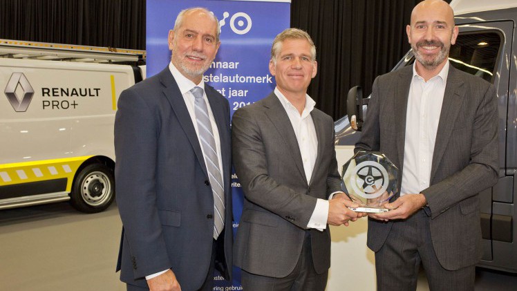 Renault verkozen tot Bedrijfsautomerk van het Jaar. Eerder dit jaar was Mercedes met de Vito al de prijs Bedrijfsauto van het Jaar rijker.