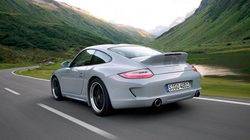 Porsche wil graag een unieke 911 in gelimiteerde oplage uitbrengen. Zij doen dat in de vorm van de 911 Sport Classic, waarvan er 250 worden geproduceerd. Deze liefhebberseditie wordt in september gepr