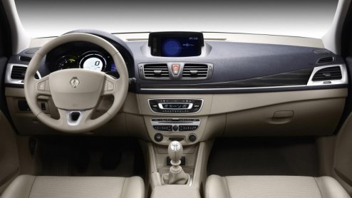 Het digitale doek van de Renault Megane is er helemaal af. De nieuwe generatie zit boordevol nieuws. Zoals we gewend zijn van Renault mogen de looks er opnieuw wezen en zit de populaire Fransmon vol m