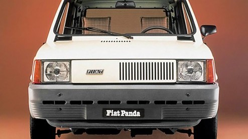 Bij ons mag de Suzuki Alto dan vervangen zijn door de Celerio, in Japan is gewoon de nieuwe versie gepresenteerd. En die is ontzettend 80's verantwoord.