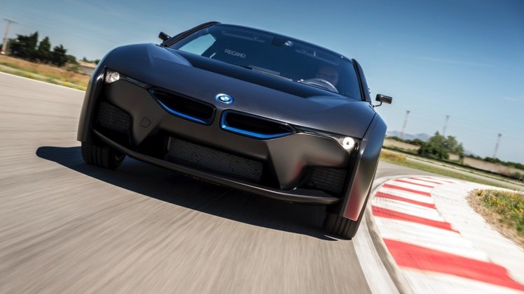 Rijden met de toekomst van BMW in de 5 Serie Gran Turismo op waterstof (hydrogen).