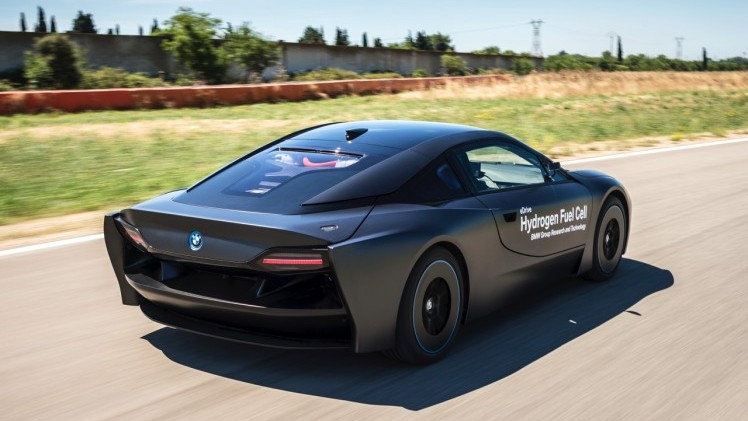 Rijden met de toekomst van BMW in de 5 Serie Gran Turismo op waterstof (hydrogen).