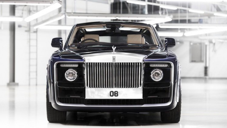 Rolls Royce heeft speciaal voor een klant de Sweptail gebouwd die op Villa d'Este is onthuld.