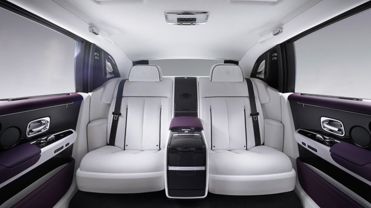 Rolls-Royce lanceert de achtste generatie Phantom op een compleet nieuwe basis met een nieuw ontwikkelde V12 biturbomotor en met de meest vooraanstaande technologie.