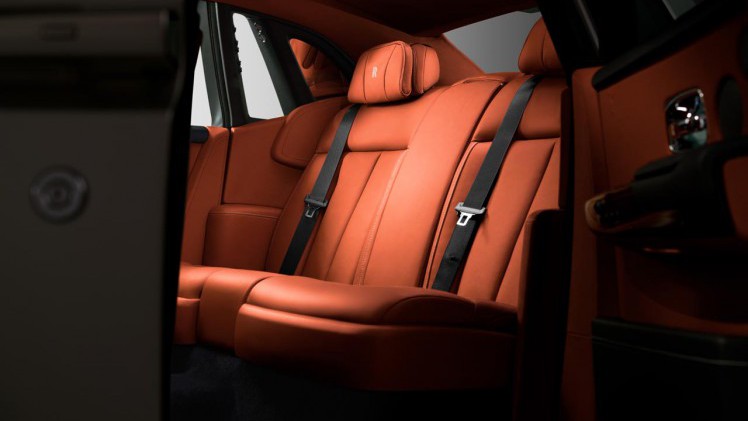 Rolls-Royce lanceert de achtste generatie Phantom op een compleet nieuwe basis met een nieuw ontwikkelde V12 biturbomotor en met de meest vooraanstaande technologie.