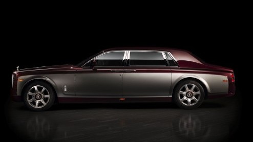 Rolls-Royce toont op de Beijing Motor Show deze Phantom als Pinnacle Travel, een exclusieve uitvoering met vooral meer luxe en bling-bling.